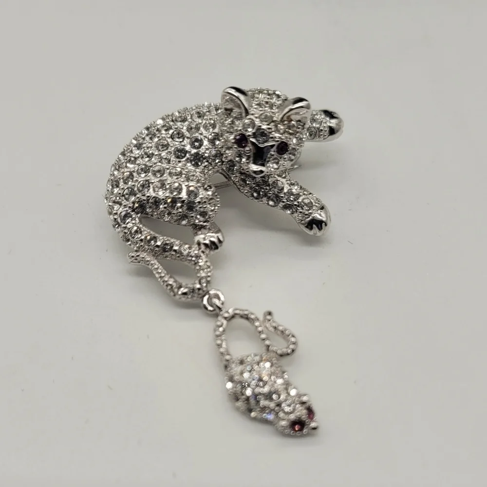 Rare Crystal Rhinestone Pave Cat and Mouse Pin/Brooch Silvertone Metal​​​